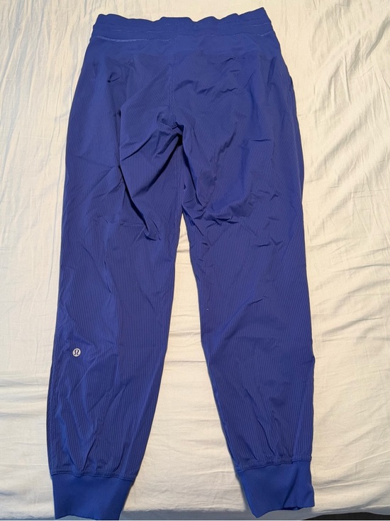 Lululemon Dance Studio Mid-Rise Joggers in Psychic Size 8 - Picture 4 of 6